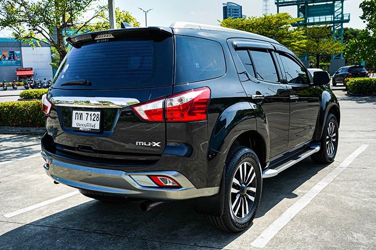Isuzu MU-X 2019 3.0 4WD Utility-car ดีเซล ไม่ติดแก๊ส เกียร์อัตโนมัติ ดำ รูปที่ 4