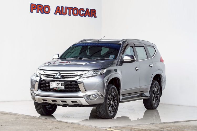 รถ Mitsubishi Pajero Sport 2.4 GT สี บรอนซ์เงิน