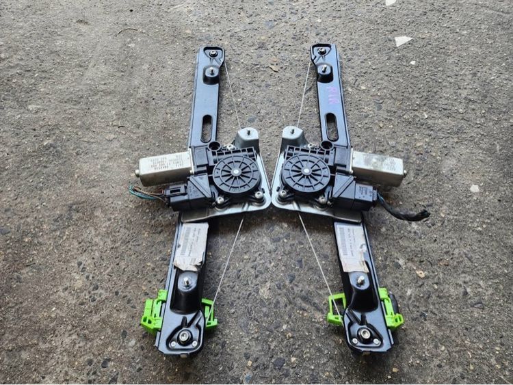 รางกระจก BMW E90