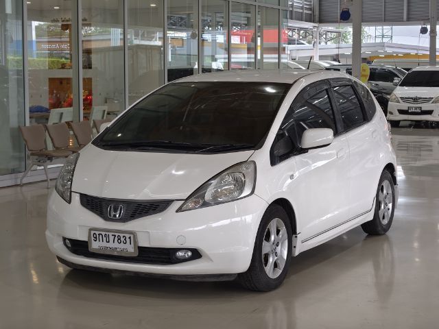 Honda Jazz 2009 1.5 S Sedan เบนซิน ไม่ติดแก๊ส เกียร์อัตโนมัติ ขาว รูปที่ 3
