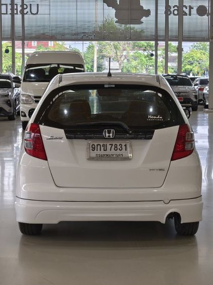 Honda Jazz 2009 1.5 S Sedan เบนซิน ไม่ติดแก๊ส เกียร์อัตโนมัติ ขาว รูปที่ 4