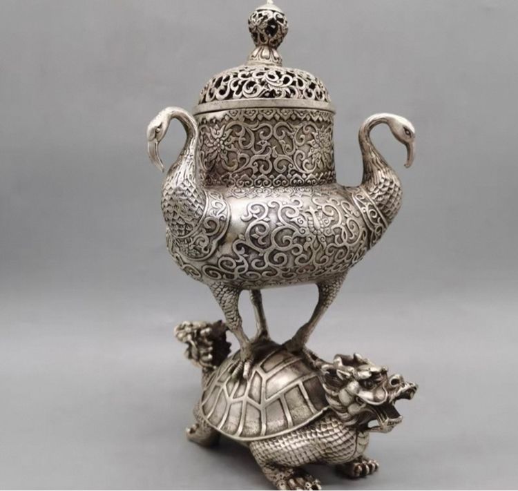 ✨กระถางธูปทองเหลืองขาวแกะสลักลวดลายเต่า รูปที่ 2