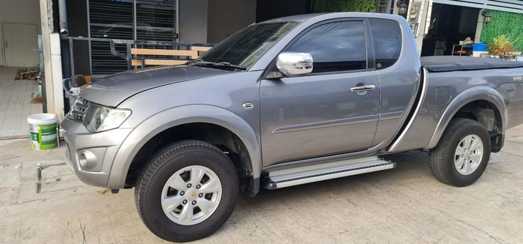 Mitsubishi Triton 2014 2.5 VG Turbo Pickup ดีเซล เกียร์ธรรมดา เทา รูปที่ 4