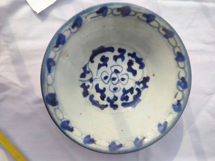 ชามปักไป่  ชามทรงปากผาย เครื่องกระเบื้องวาดลายครามโบราณ เนื้อกระเบื้องกังไส ใต้จานมีภาษาจีน รูปที่ 12