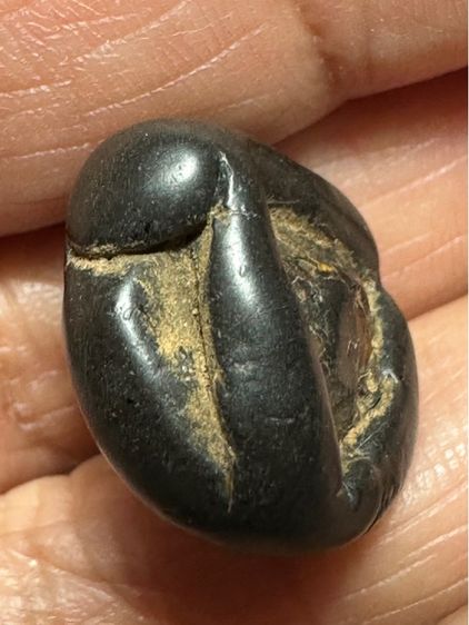 พระปิดตาผงคลุกรัก ขนาดเล็กเก่า ไม่ทราบที่ รูปที่ 4