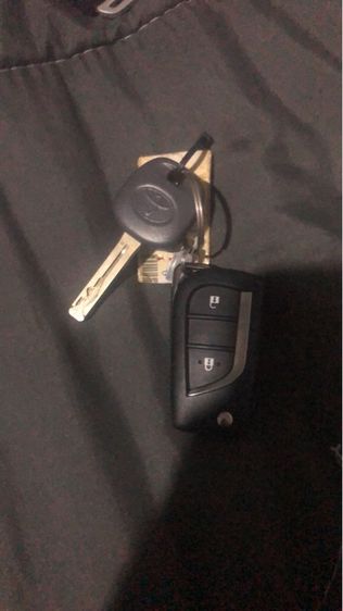 อื่นๆ ขายกุณแจรถยนต์มือสองสภาพเหมือนใหม่แต่ละรุ่น ราคาไม่เท่ากันคะ เริ่มต้น1500-4500 บาทเหมาหมดมีส่วนลดพิเศษให้คะ