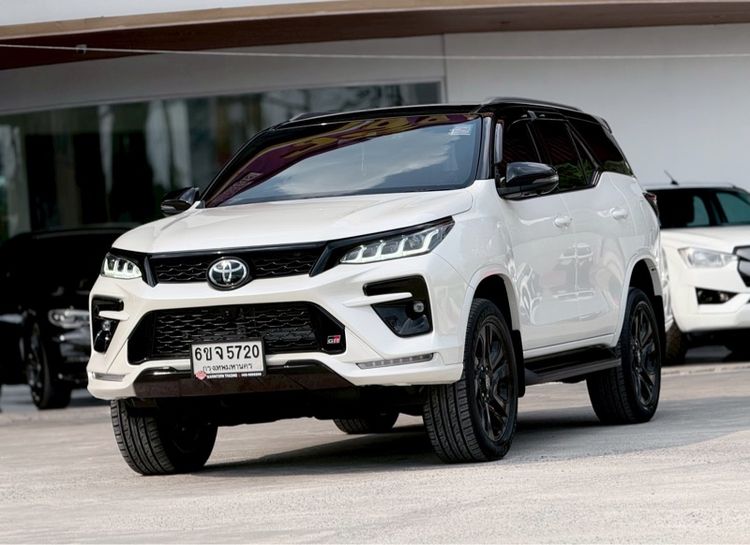 Toyota Fortuner 2022 2.8 GR Sport Sport Black Top 4WD Utility-car ดีเซล ไม่ติดแก๊ส เกียร์อัตโนมัติ ขาว รูปที่ 3