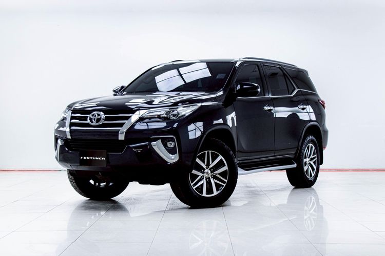 รถ Toyota Fortuner 2.8 V 4WD สี ดำ