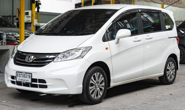 Honda Freed 2013 1.5 SE Utility-car เบนซิน ไม่ติดแก๊ส เกียร์อัตโนมัติ ขาว รูปที่ 2