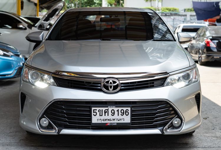 รถ Toyota Camry 2.0 G สี เทา