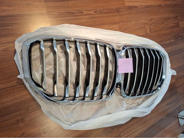 กระจังหน้า BMW 2022 X5 สภาพสวย ออกจากศูนย์  รูปที่ 2