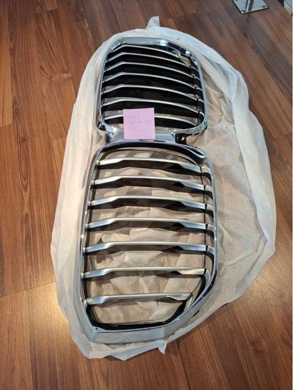 กระจังหน้า BMW 2022 X5 สภาพสวย ออกจากศูนย์ 