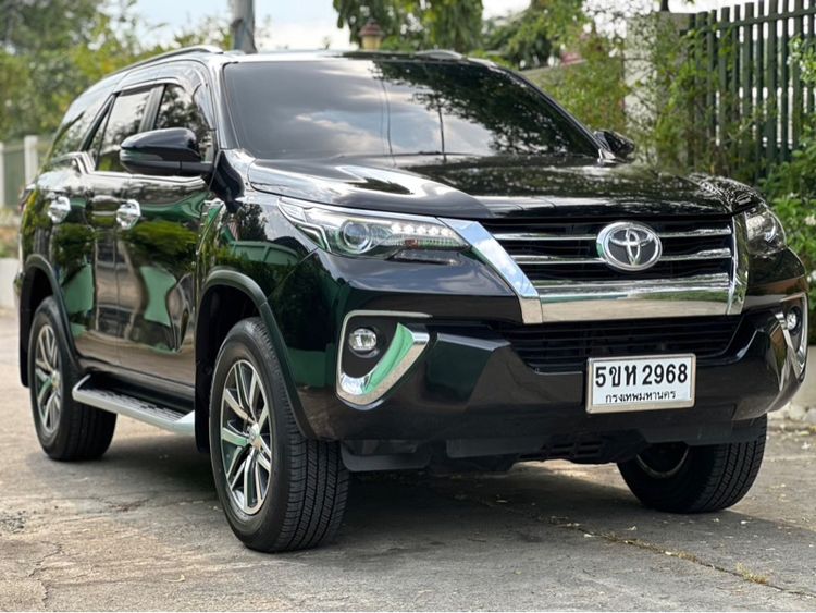 Toyota Fortuner 2018 2.4 V 4WD Utility-car ดีเซล ไม่ติดแก๊ส เกียร์อัตโนมัติ ดำ รูปที่ 2