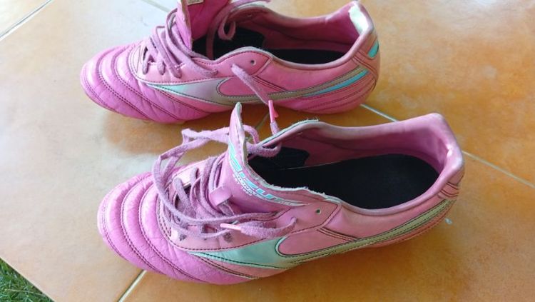 ร้องเท้าฟุตบอล mizuno รูปที่ 4