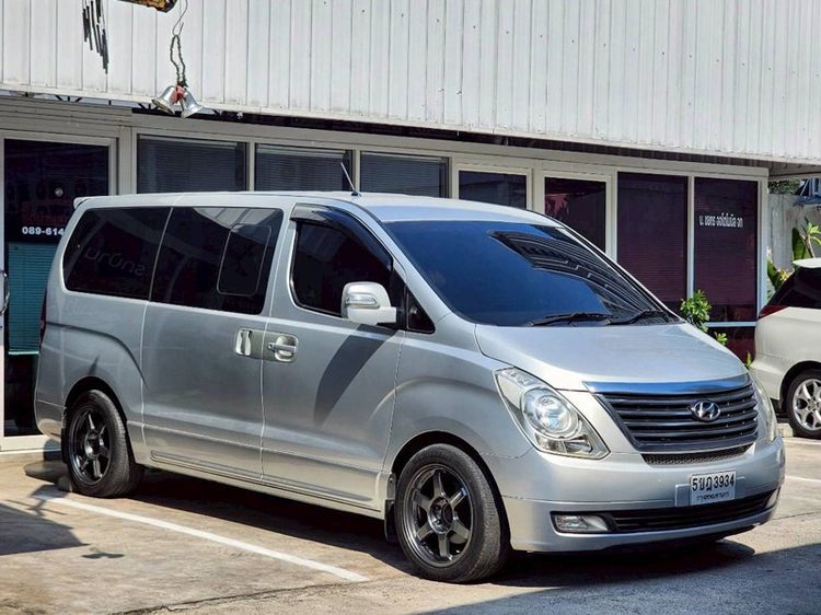 Hyundai Grand Starex 2011 2.5 VIP Van ดีเซล เกียร์อัตโนมัติ บรอนซ์เงิน รูปที่ 2