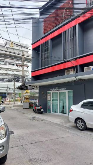 ตึกแถวสามชั้นครั้ง ปากซอยติวานนท์ 9 ติดรถไฟสถานีแคราย รูปที่ 4