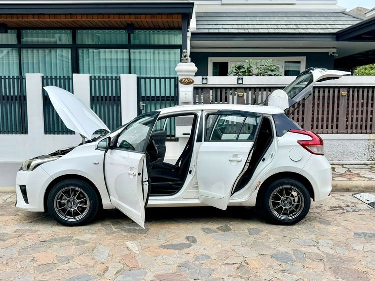 Toyota Yaris 2015 1.2 J Eco Sedan เบนซิน ไม่ติดแก๊ส เกียร์อัตโนมัติ ขาว
