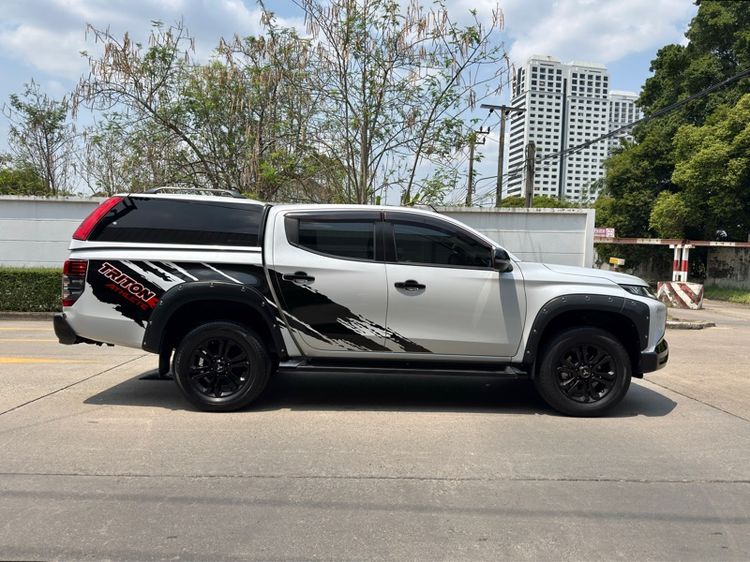 Mitsubishi Triton 2020 2.4 4WD ATHLETE Pickup ดีเซล ไม่ติดแก๊ส เกียร์อัตโนมัติ ขาว รูปที่ 3