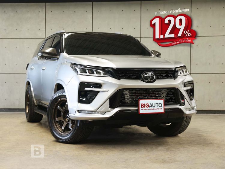 รถ Toyota Fortuner 2.4 Leader G สี บรอนซ์เงิน