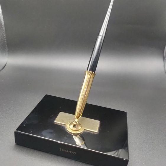 อื่นๆ ปากกาหัวแร้งโบราณ Sheaffer s หัวทองคำ 14K พร้อมแท่นเสียบยุคปี 70-80 สภาพสมบูรณ์ 