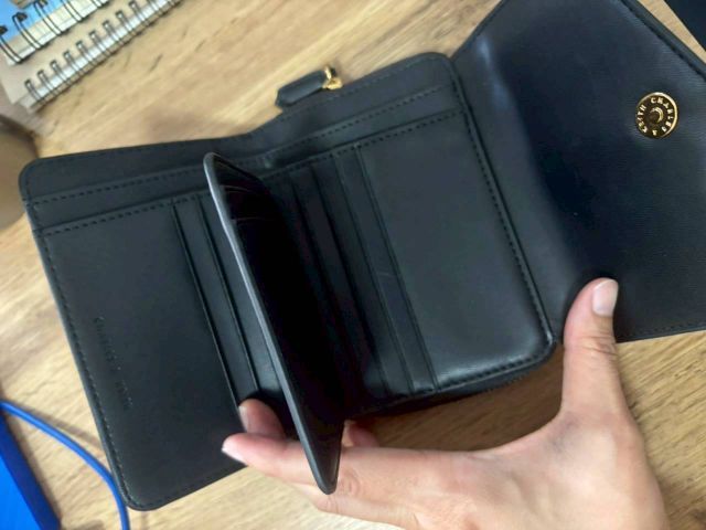 กระเป๋ายี่ห้อแท้จากห้าง 2,300 ขายแค่ 650 แถมฟรีอีก1ใบ รูปที่ 3