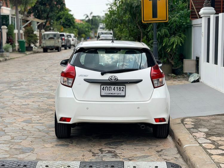 Toyota Yaris 2015 1.2 J Eco Sedan เบนซิน ไม่ติดแก๊ส เกียร์อัตโนมัติ ขาว