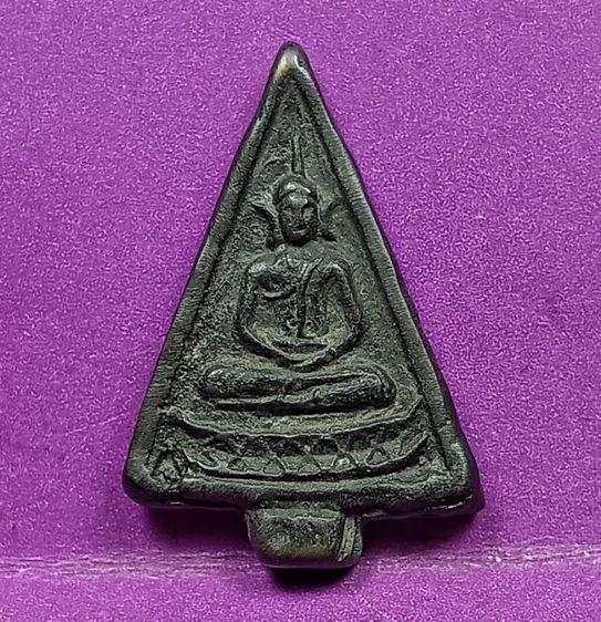 เหรียญหล่อโบราณพระพุทธพิมพ์สามเหลี่ยมหลวงพ่อรุ่งวัดท่ากระบือปี 2491