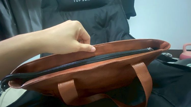 ขายถูกครึ่งราคาจริง กระเป๋าถือ กระเป๋าหนังสวยสีดำดูดี เดิมที 890 รูปที่ 10