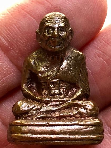 รูปหล่อเก่าคะ