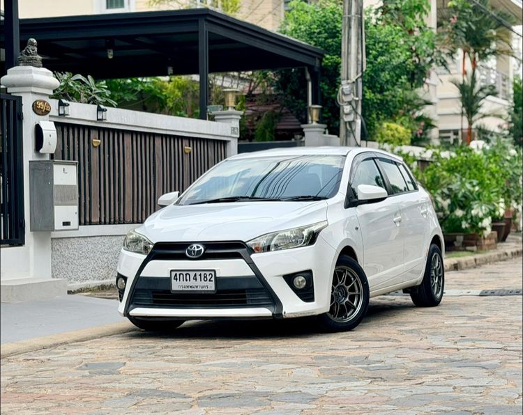 Toyota Yaris 2015 1.2 J Eco Sedan เบนซิน ไม่ติดแก๊ส เกียร์อัตโนมัติ ขาว