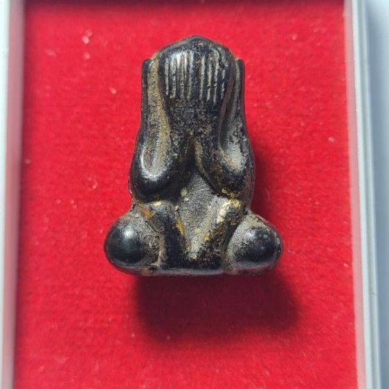 พระเก่า เนื้อชิน