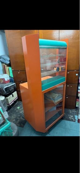 ขายด่วน ตู้โชว์บุหรี่ ทำสีใหม่มีล้อเข็นได้ ราคา2,000บาท รูปที่ 3