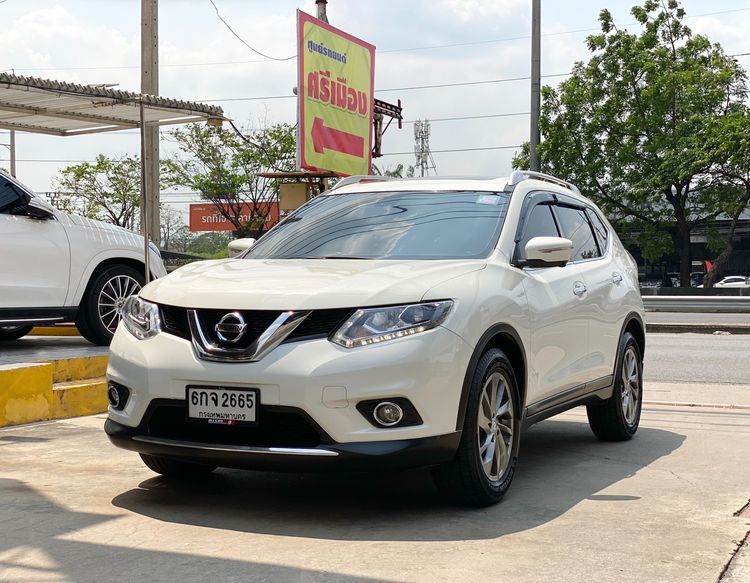 Nissan X-Trail 2016 2.5 V 4WD Utility-car เบนซิน ไม่ติดแก๊ส เกียร์อัตโนมัติ ขาว รูปที่ 3