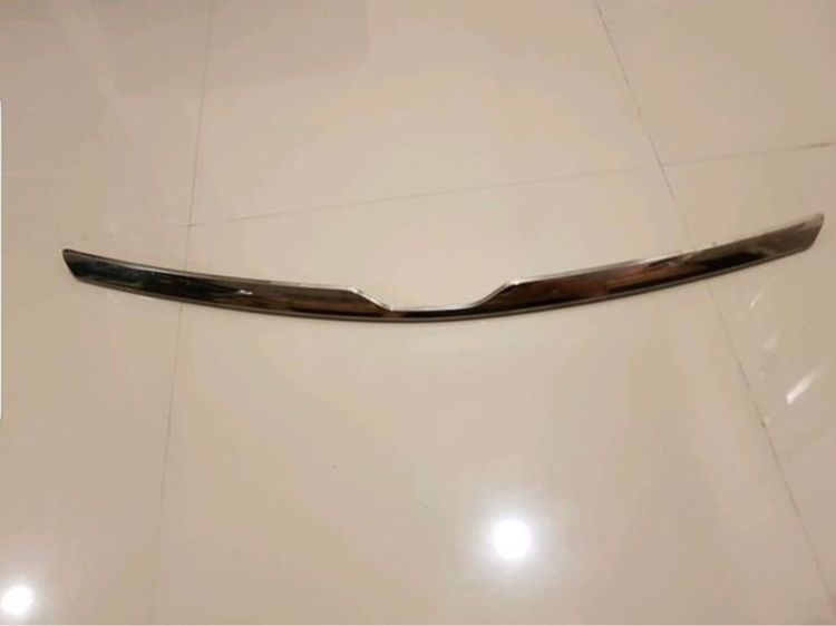 คิ้วโครเมียมคาดกระจังหน้า WISH 