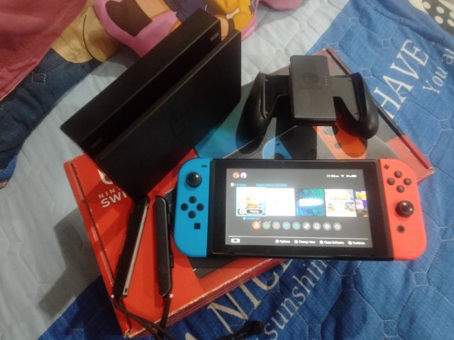 เครื่องเกมส์นินเทนโด nintendo switch v2 ขายตามสภาพคับ สนใจสอบถามก่อนซื้อ