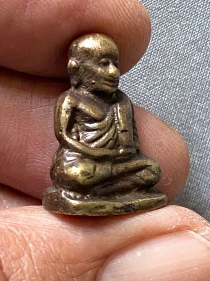 รูปหล่อหลวงพ่อเงิน วัดบางคลานครับ รูปที่ 6