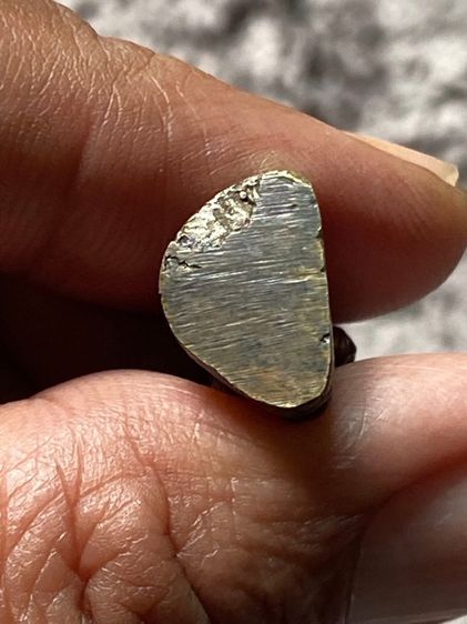 รูปหล่อรุ่นแรกหลวงพ่อขอม วัดไผ่โรงวัว จ.สุพรรณบุรี ปี2497 พิมพ์เล็กหายาก สวยๆเดิมๆครับ รูปที่ 6