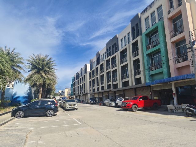 ใช่ 🎯 ถูกที่สุดต่ำกว่าราคาประเมินอาคารพานิชย์ 4 ชั้นครึ่ง ขาย 4 ล้านบาท  กำไรทันที 1 ล้าน 
 - ที่ตั้งอาคาร ถนนเทพประสิทธิ์ ซอย 6 (ซอยก่อไผ่)
 - รูปที่ 3