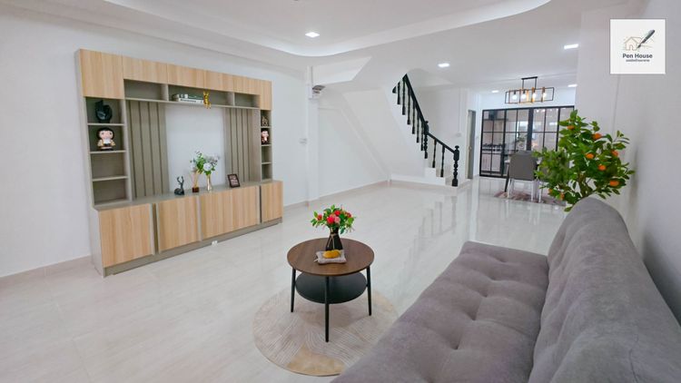 มีบางส่วน ขายบ้าน หมู่บ้านนวกานต์ 2 ห้องนอน 2 ห้องน้ำ พร้อมเฟอร์นิเจอร์ ทำเลดีใกล้รามอินทรา ใกล้ห้าง Fashion Island เดินทางสะดวก พร้อมเข้าอยู่ได้เลย รูปที่ 3