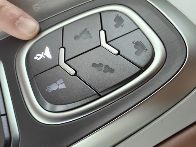 ขายเก้าอี้นวดไฟฟ้า รุ่น TOP นวดไหล่พอเศษ ใหม่มาก รูปที่ 8