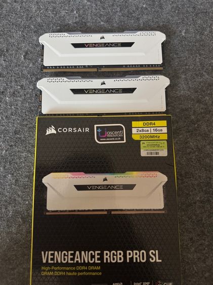 ที่เก็บข้อมูลและเมมโมรี่การ์ด ram 16GB 8x2 bus3200 Corsair vengeance RGB PRO
