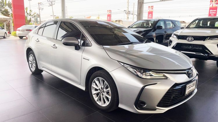 รถ Toyota Altis 1.8 Hybrid Mid สี เทา