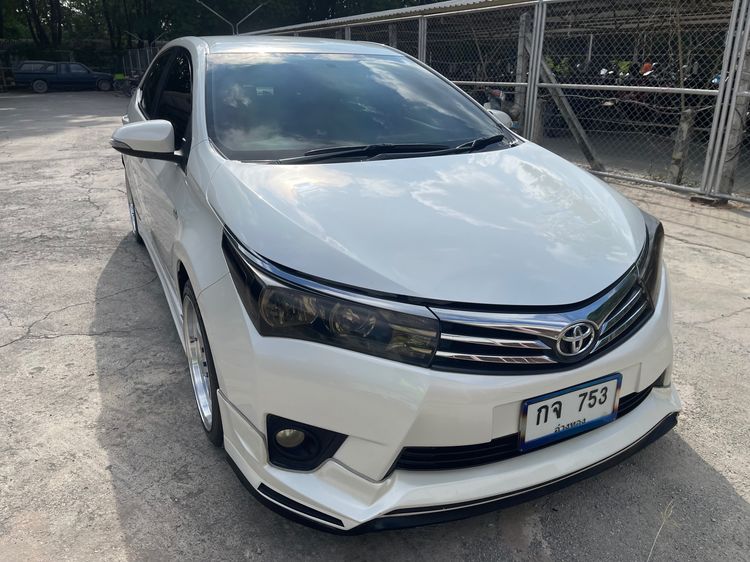 รถ Toyota Altis 1.8 E สี ขาว