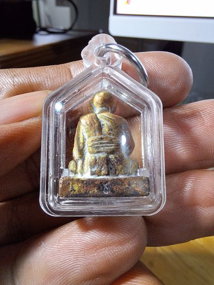 พระหล่อรูปเหมือนหลวงปู่ทวด หลวงปู่ดู่ พรหมปัญโญ ปี 2522 รูปที่ 2