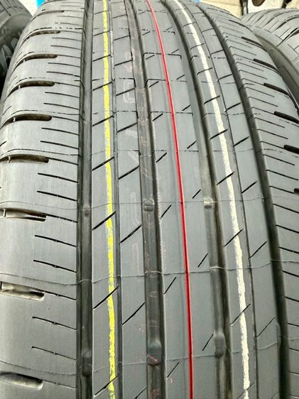 ยางถอดป้ายแดงขอบ 17” ยี่ห้อ BRIDGESTONE รุ่น ALENZA HL33 ขนาด 215-60R17 ปี 26 สีเส้นตุ่มหน้ายางยังอยู่ รูปที่ 7