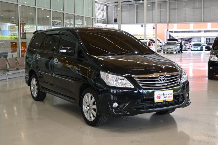 Toyota Innova 2013 2.0 V Utility-car เบนซิน LPG เกียร์อัตโนมัติ ดำ รูปที่ 2