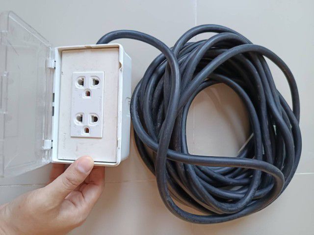 ส่งต่อ ปลั๊กสามตรา ปลั๊กแท้ สายไฟอย่างหนาดีมาก ชุดปลั๊กพ่วงสนาม สายไฟสนาม ปลั๊กสามตราแบบยาว แบบ 2 ช่อง มือสอง บล็อก Panasonic

 รูปที่ 2