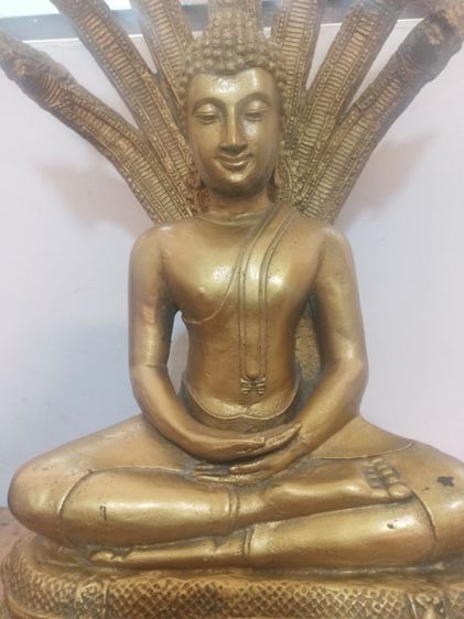 พระบูชา นาคปรก ขานด9นิ้ว เนื้อทองเหลือง