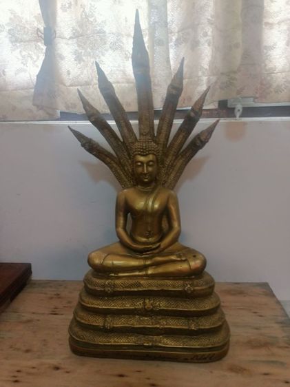 พระบูชา นาคปรก ขานด9นิ้ว เนื้อทองเหลือง รูปที่ 2