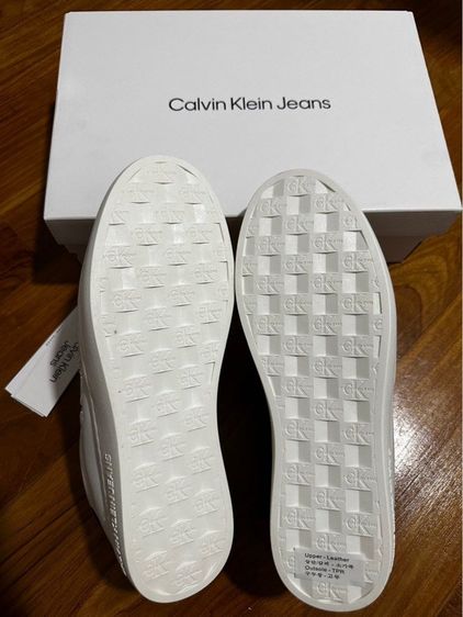 รองเท้า Calvin Klein Jeans ของแท้  สินค้าใหม่ มือหนึ่ง ไม่เคยใส่ใช้งาน รองเท้า Sneakers แบบ Low-Top (Low Cupsole Trainers) รูปที่ 4